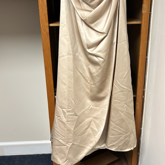 David’s Bridal, Excellent condition Formal gown, NWT - Picture 3 of 5